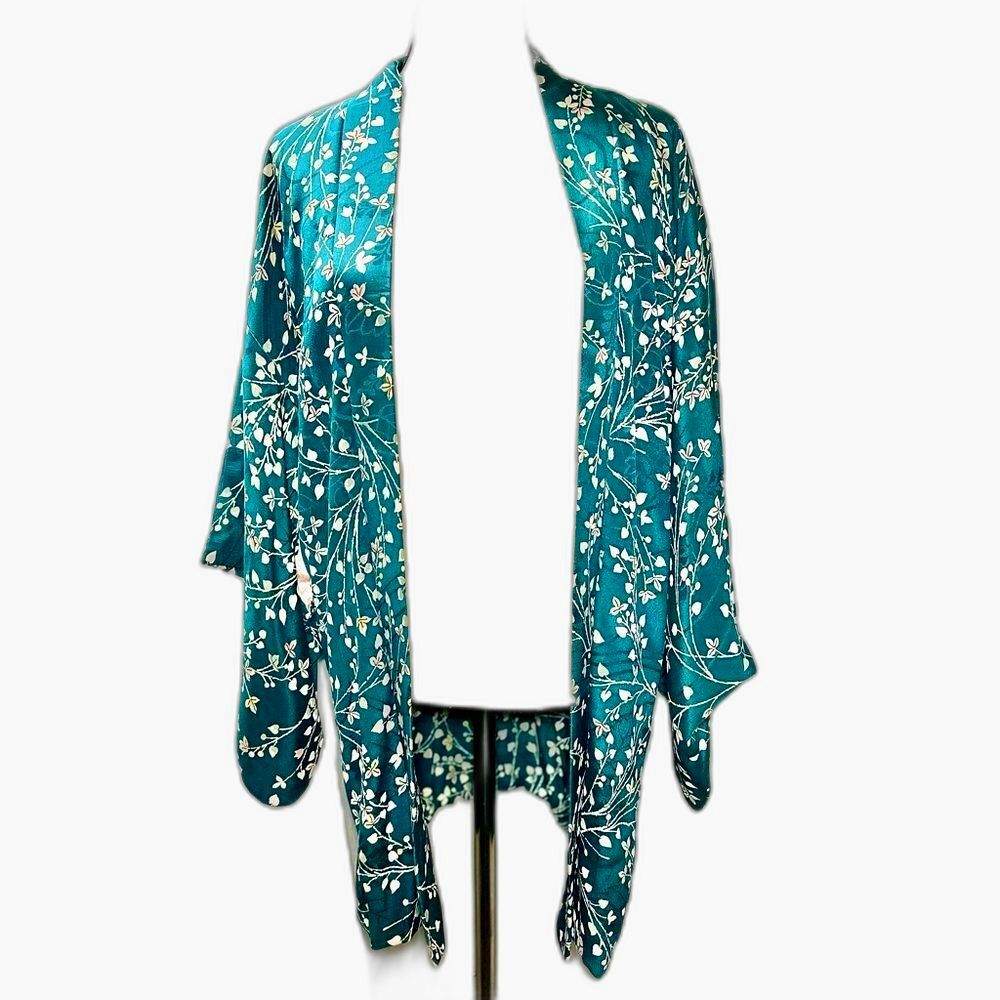 Authentic Vintage Traditional Silk Kimono OS